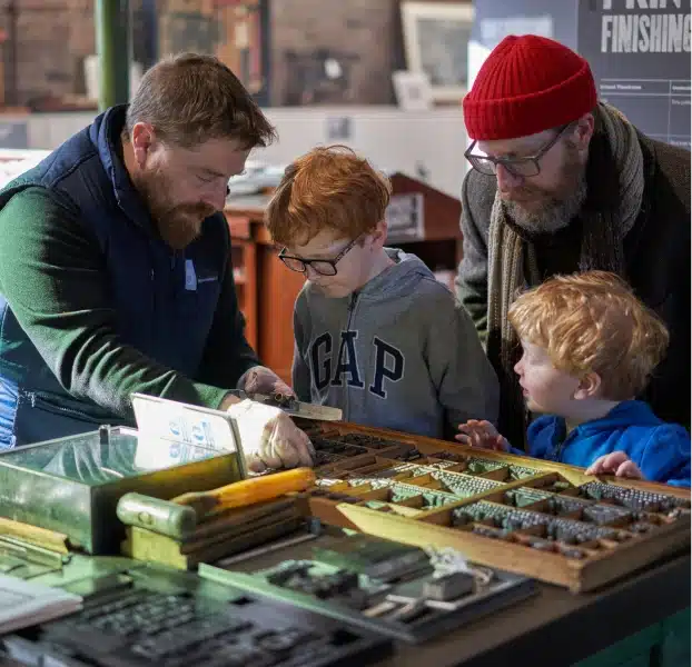 father children print demonstration